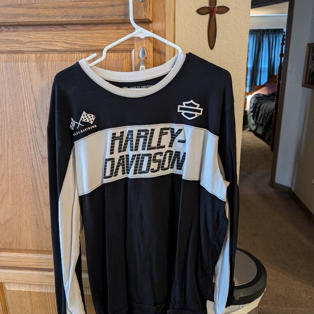 Harley davidson long sleeve shirt.